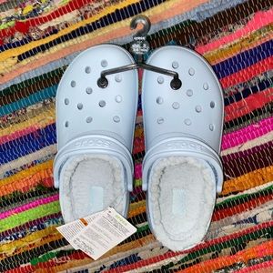 brand new fuzzy Crocs 💙
